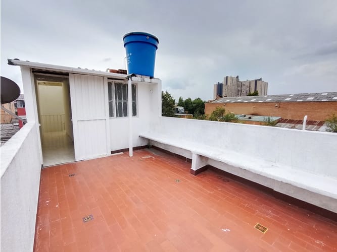 Casa de 5 alcobas en arriendo en Ismael Perdomo, Bogotá, 100 m² · foto 17 de 17