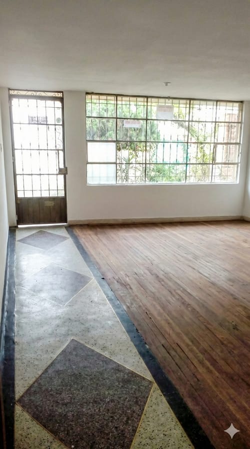 Casa de 8 alcobas en venta en Ciudad Berna, Bogotá, 314 m² · foto 7 de 10
