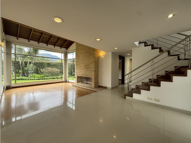 Casa en venta en San Simón, Bogotá, 291 m² · foto 6 de 24