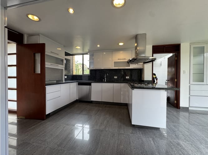 Casa en venta en San Simón, Bogotá, 291 m² · foto 14 de 24