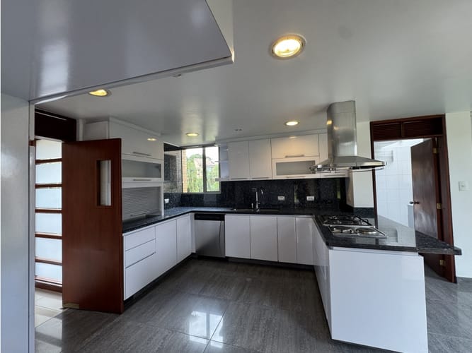 Casa en venta en San Simón, Bogotá, 291 m² · foto 15 de 24
