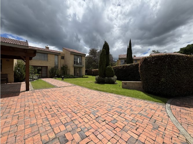 Casa en venta en San Simón, Bogotá, 291 m² · foto 18 de 24