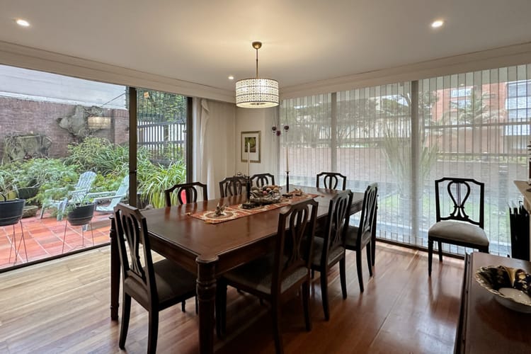 Apartamento de 4 alcobas en venta en La Cabrera, Bogotá, 230 m² · foto 4 de 23