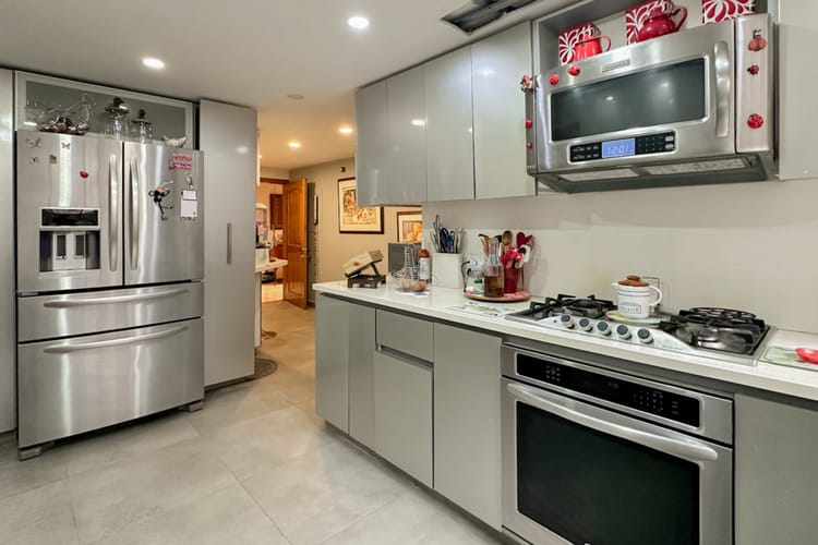 Apartamento de 4 alcobas en venta en La Cabrera, Bogotá, 230 m² · foto 9 de 23