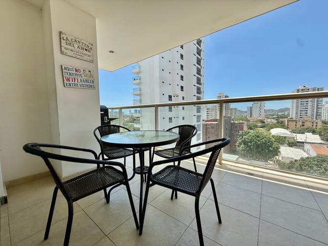 Apartamento de 3 alcobas en arriendo en Bavaria, Santa Marta, 240 m² · foto 2 de 21