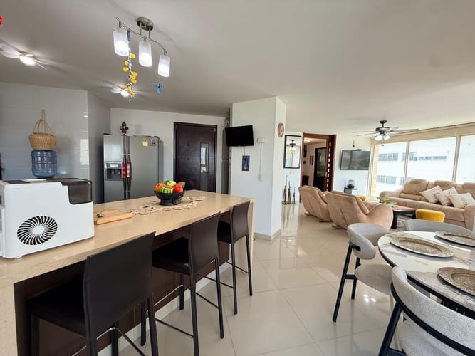 Apartamento de 3 alcobas en arriendo en Bavaria, Santa Marta, 240 m² · foto 10 de 21