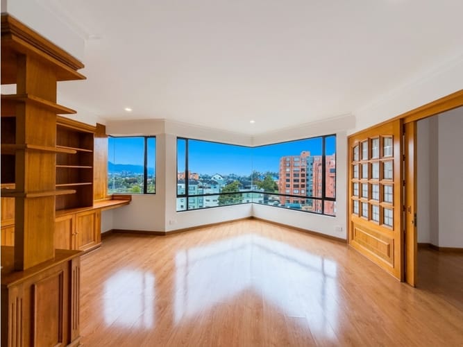 Apartamento de 3 alcobas en arriendo en Niza Suba, Bogotá, 235 m² · foto 2 de 24