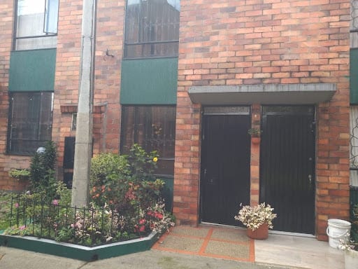 Casa de 3 alcobas en arriendo en Ub. Sabana De Tibabuyes, Bogotá, 76 m² · foto 3 de 20