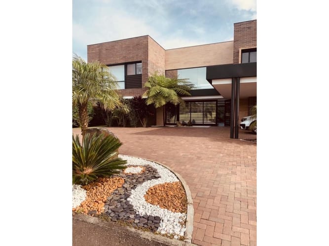 Casa de 4 alcobas en arriendo en Llano Grande, Rionegro, 410 m² · foto 10 de 12