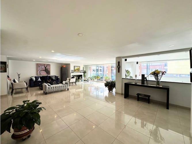 Apartamento de 4 alcobas en venta en Santa Barbara, Bogotá, 285 m² · foto 10 de 24