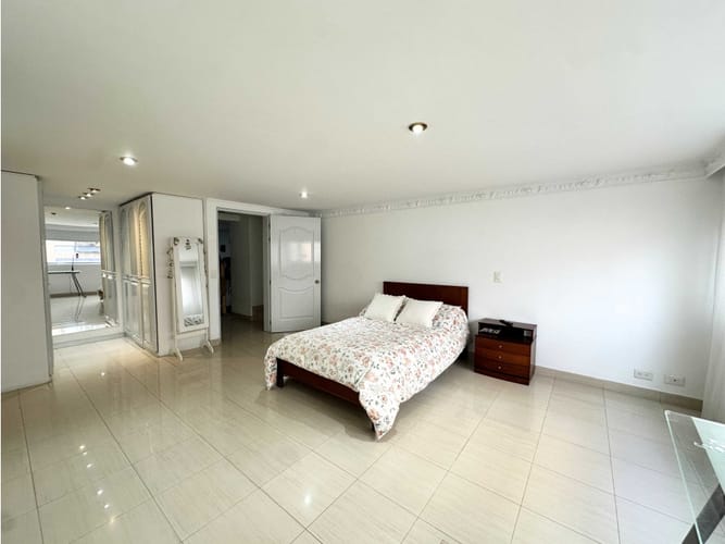 Apartamento de 4 alcobas en venta en Santa Barbara, Bogotá, 285 m² · foto 21 de 24