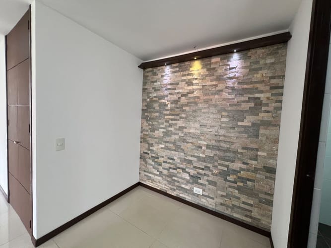 Apartamento de 3 alcobas en arriendo en Los Balsos, Medellín, 105 m² · foto 3 de 16