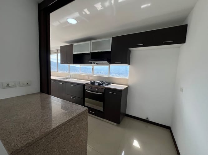 Apartamento de 3 alcobas en arriendo en Los Balsos, Medellín, 105 m² · foto 4 de 16