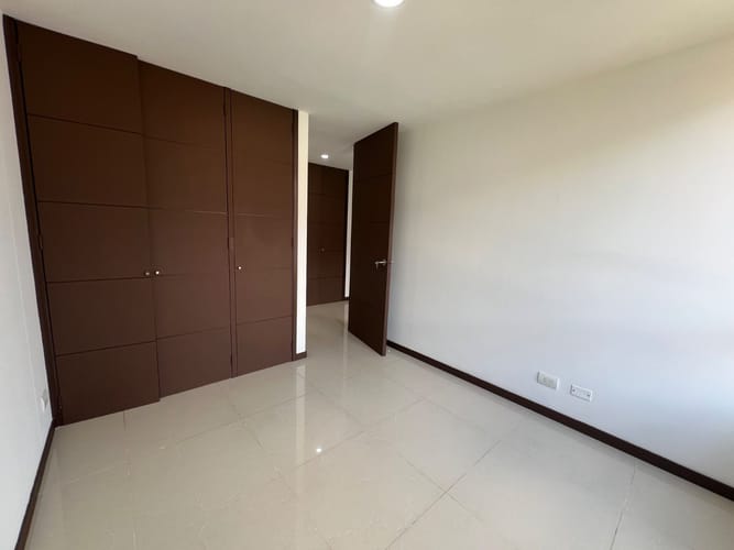 Apartamento de 3 alcobas en arriendo en Los Balsos, Medellín, 105 m² · foto 8 de 16
