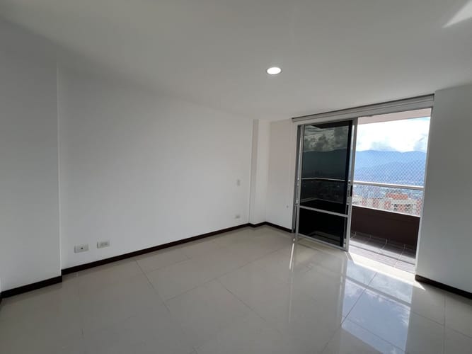 Apartamento de 3 alcobas en arriendo en Los Balsos, Medellín, 105 m² · foto 9 de 16