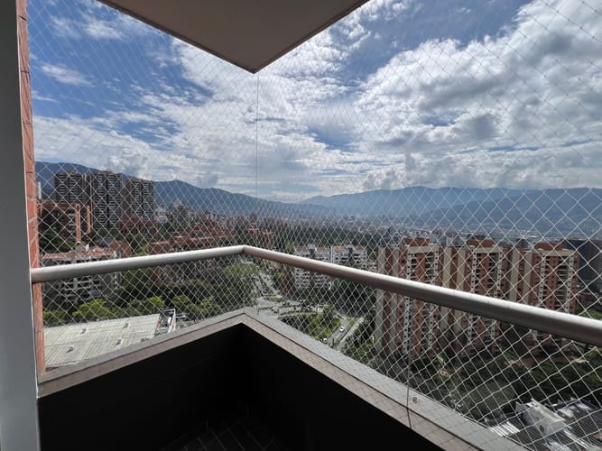 Apartamento de 3 alcobas en arriendo en Los Balsos, Medellín, 105 m² · foto 15 de 16