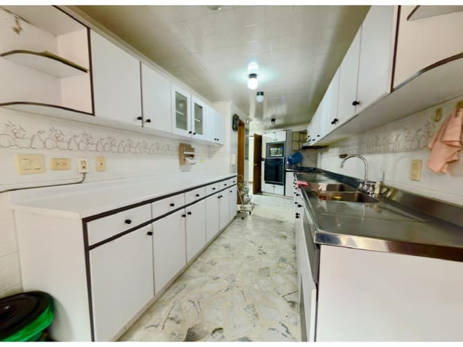 Apartamento de 4 alcobas en venta en El Nogal, Bogotá, 271 m² · foto 9 de 24