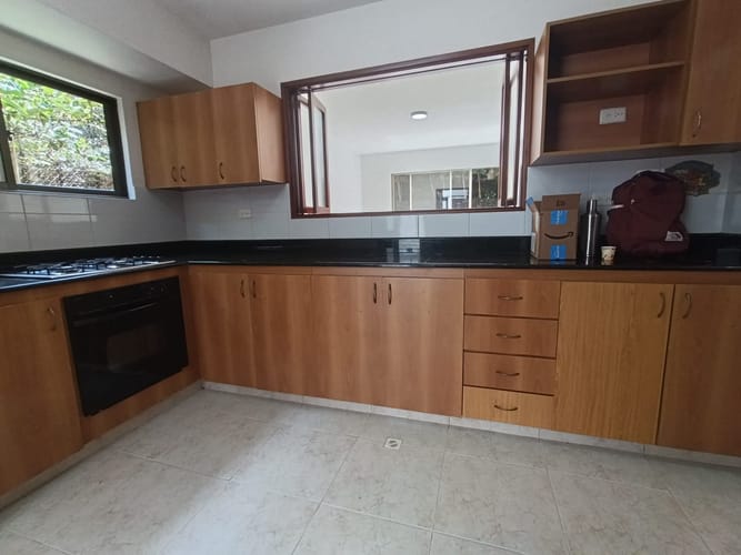 Casa de 3 alcobas en arriendo en Loma El Atravesado, Envigado, 189 m² · foto 3 de 20
