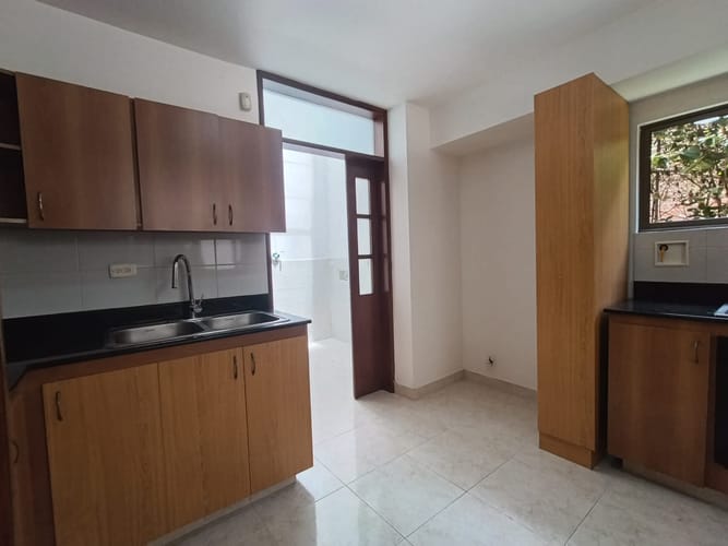 Casa de 3 alcobas en arriendo en Loma El Atravesado, Envigado, 189 m² · foto 5 de 20