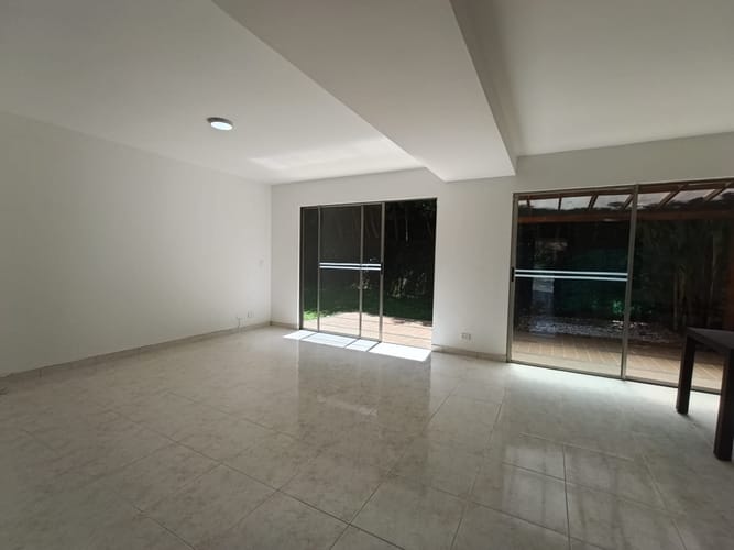 Casa de 3 alcobas en arriendo en Loma El Atravesado, Envigado, 189 m² · foto 7 de 20
