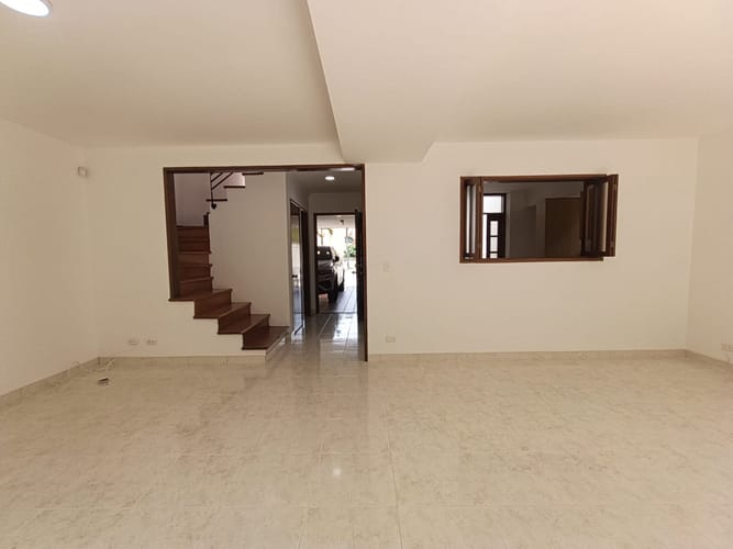 Casa de 3 alcobas en arriendo en Loma El Atravesado, Envigado, 189 m² · foto 8 de 20