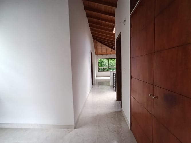 Casa de 3 alcobas en arriendo en Loma El Atravesado, Envigado, 189 m² · foto 16 de 20