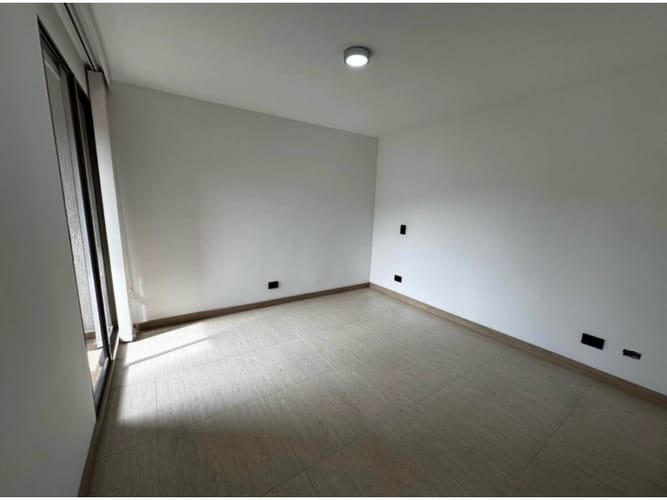 Apartamento de 3 alcobas en venta en Loma De Los Bernal, Medellín, 89 m² · foto 9 de 10