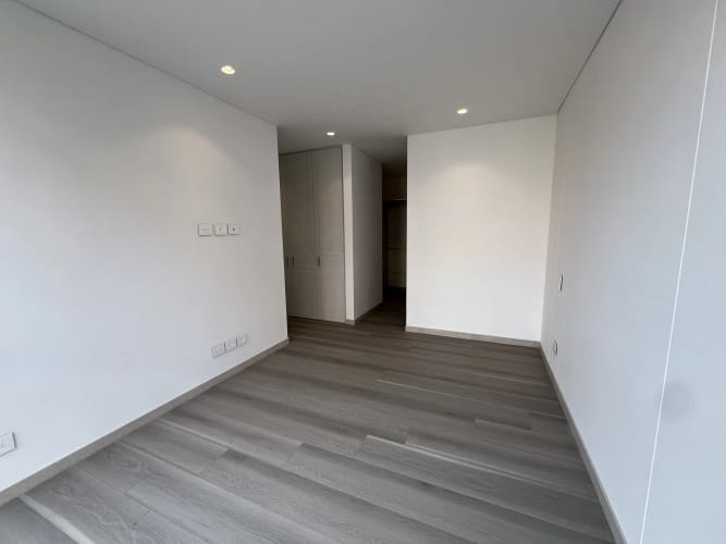 Apartamento de 2 alcobas en venta en El Virrey, Bogotá, 92 m² · foto 4 de 13