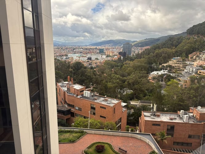 Apartamento de 4 alcobas en arriendo en Chicó Alto, Bogotá, 245 m² · foto 6 de 24