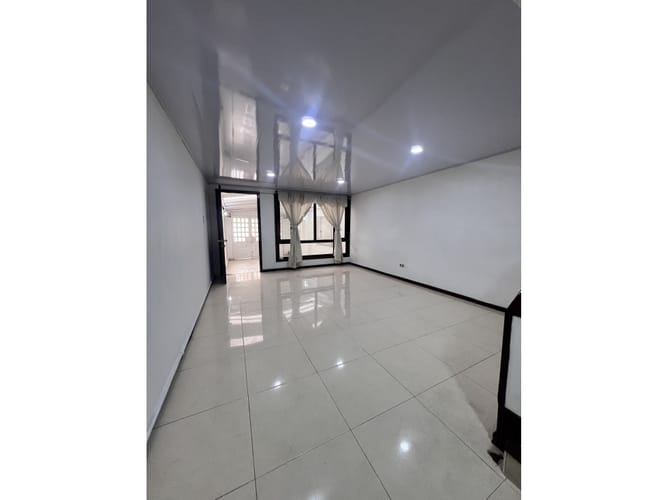 Casa de 4 alcobas en venta en Marsella, Bogotá, 150 m² · foto 3 de 20