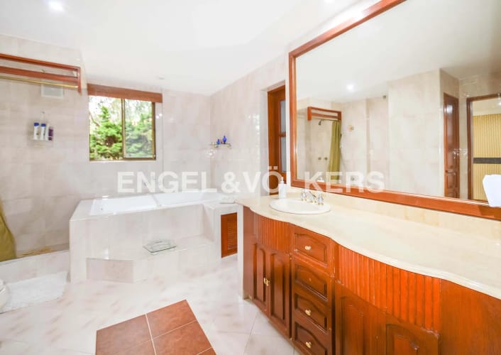 Apartamento de 3 alcobas en venta en Bosque De Pinos, Bogotá, 241 m² · foto 17 de 24