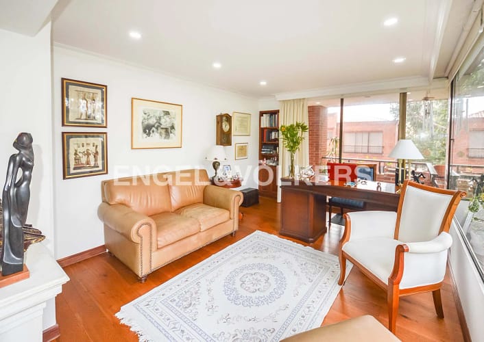 Apartamento de 3 alcobas en venta en Bosque De Pinos, Bogotá, 241 m² · foto 10 de 24