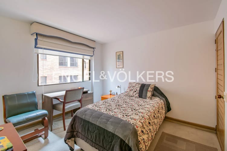 Apartamento de 4 alcobas en venta en La Carolina, Bogotá, 177 m² · foto 13 de 17