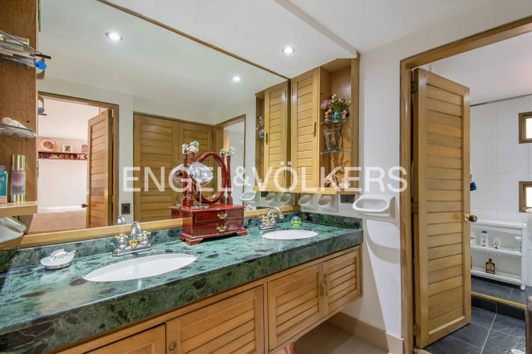 Apartamento de 4 alcobas en venta en La Carolina, Bogotá, 177 m² · foto 11 de 17