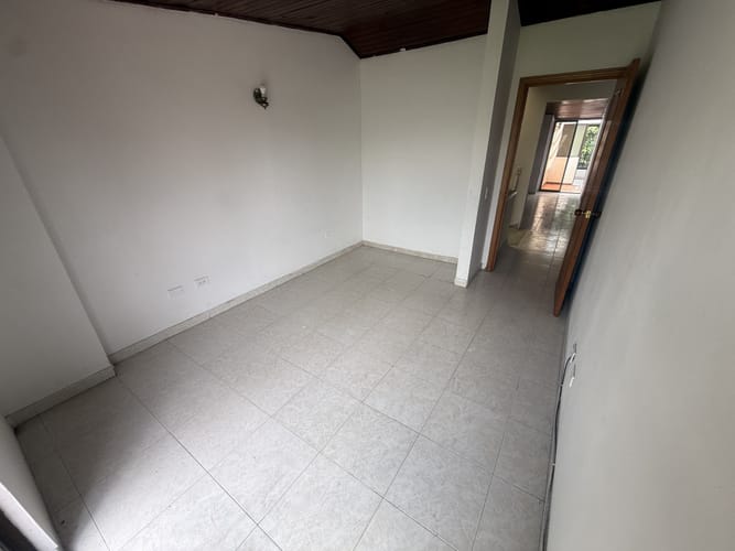 Apartamento de 4 alcobas en arriendo en Vipasa, Cali, 75 m² · foto 11 de 24