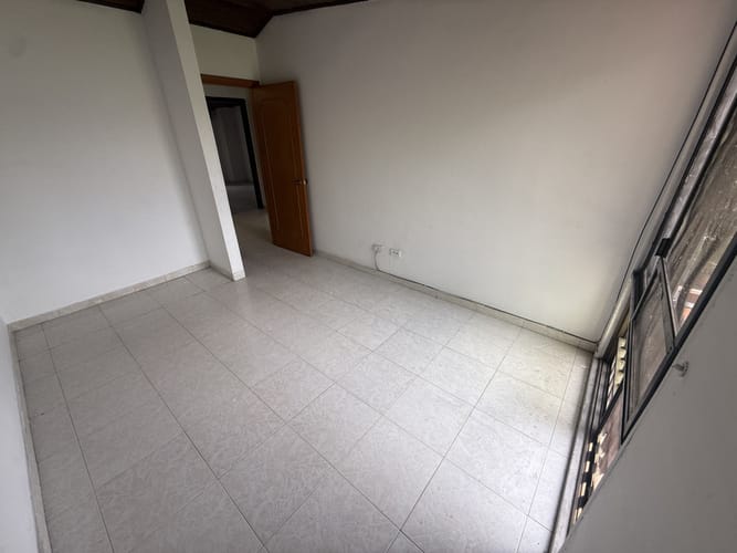 Apartamento de 4 alcobas en arriendo en Vipasa, Cali, 75 m² · foto 12 de 24