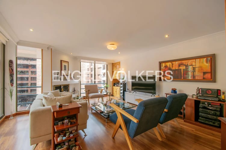 Apartamento de 4 alcobas en venta en La Carolina, Bogotá, 177 m² · foto 2 de 17