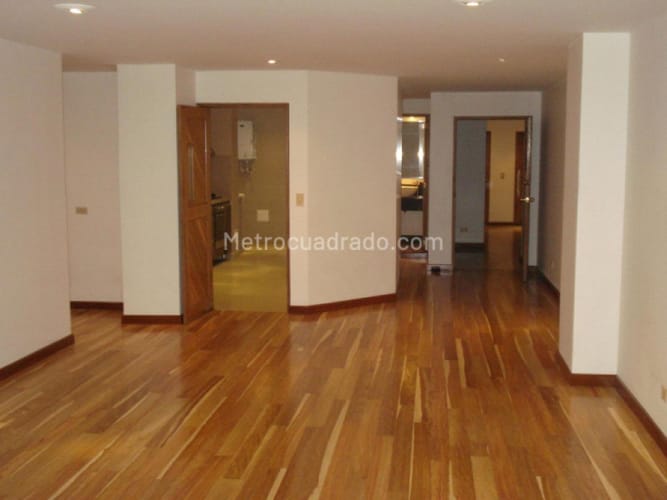 Apartamento de 2 alcobas en venta en Las Acacias, Bogotá, 130 m² · foto 2 de 13