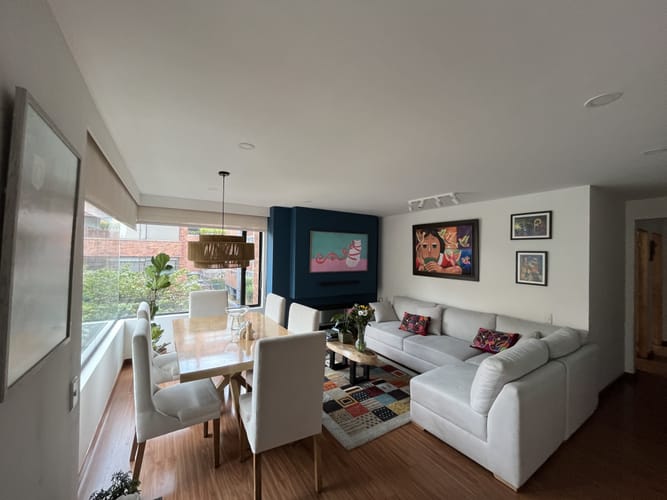 Apartamento de 2 alcobas en venta en Los Rosales, Bogotá, 73 m² · foto 1 de 24