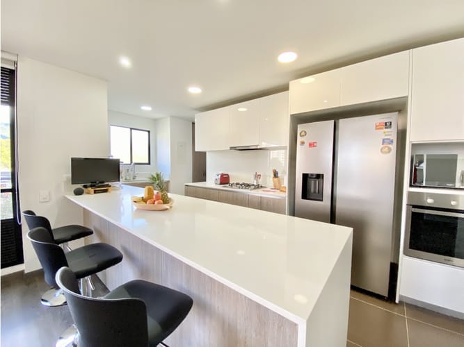 Apartamento de 3 alcobas en venta en La Calleja, Bogotá, 152 m² · foto 1 de 24
