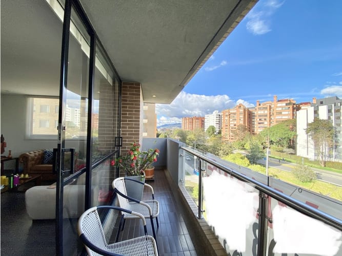 Apartamento de 3 alcobas en venta en La Calleja, Bogotá, 152 m² · foto 2 de 24