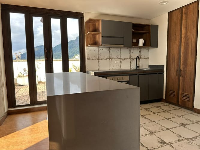 Apartamento de 1 alcoba en venta en La Candelaria, Bogotá, 52 m² · foto 3 de 15