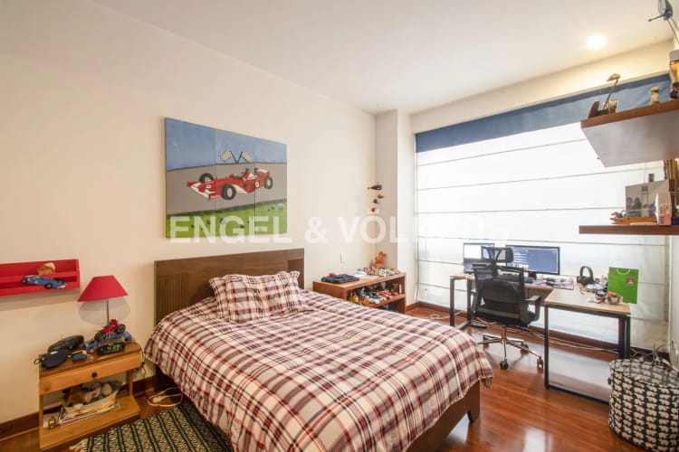 Apartamento de 3 alcobas en arriendo en Chicó Reservado, Bogotá, 287 m² · foto 8 de 11