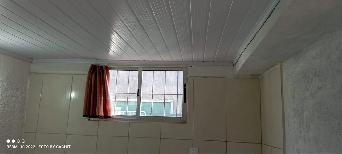 Alquilo Comoda casa 1 dormitorio con rejas y garaje · Foto 6