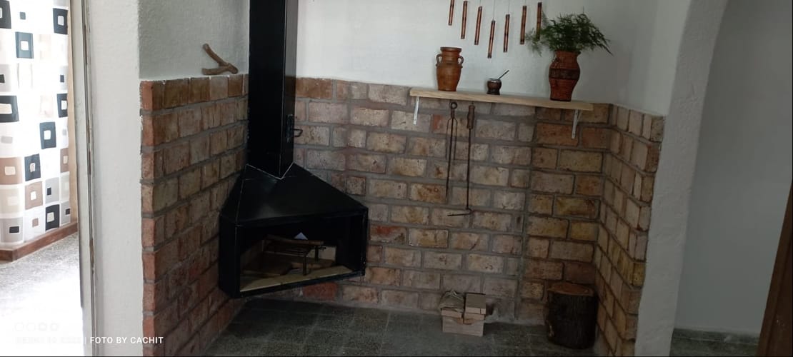 Alquilo Comoda casa 1 dormitorio con rejas y garaje · Foto 7
