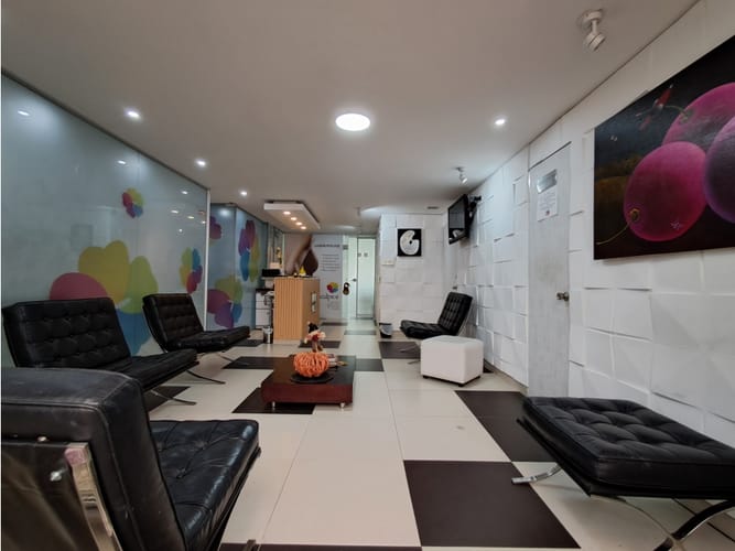 Apartaestudio en venta en Santa Barbara, Bogotá, 120 m² · foto 2 de 24