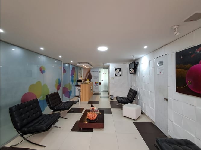 Apartaestudio en venta en Santa Barbara, Bogotá, 120 m² · foto 3 de 24