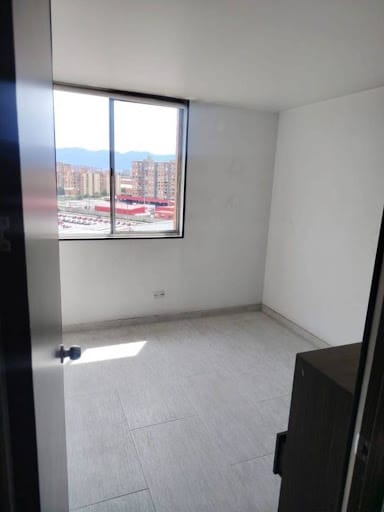 Apartamento de 2 alcobas en arriendo en Hayuelos, Bogotá, 78 m² · foto 8 de 20