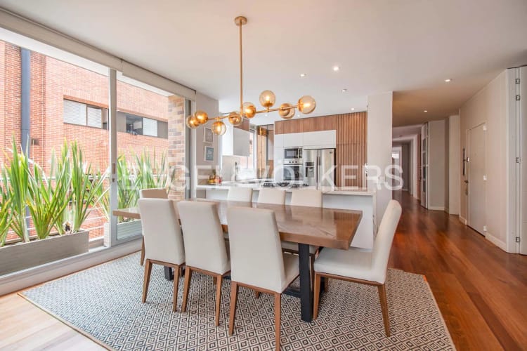 Apartamento de 2 alcobas en venta en Chicó Reservado, Bogotá, 153 m² · foto 5 de 15