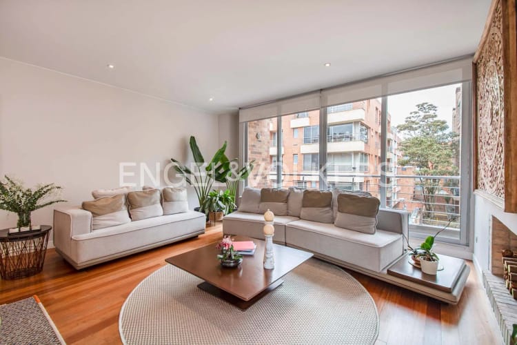 Apartamento de 2 alcobas en venta en Chicó Reservado, Bogotá, 153 m² · foto 3 de 15